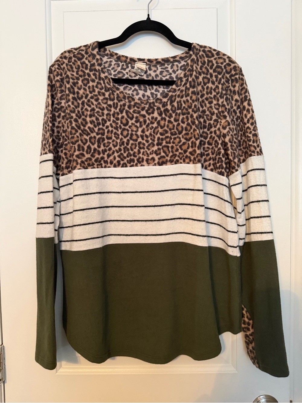 7th Ray Olive, Ivory & Leopard Colorblock Long Sleeve Pullover